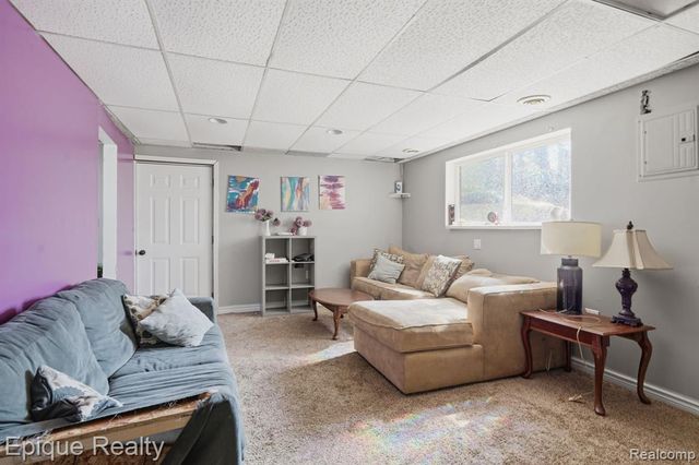 2706 Genes Drive, Auburn Hills, MI 48326