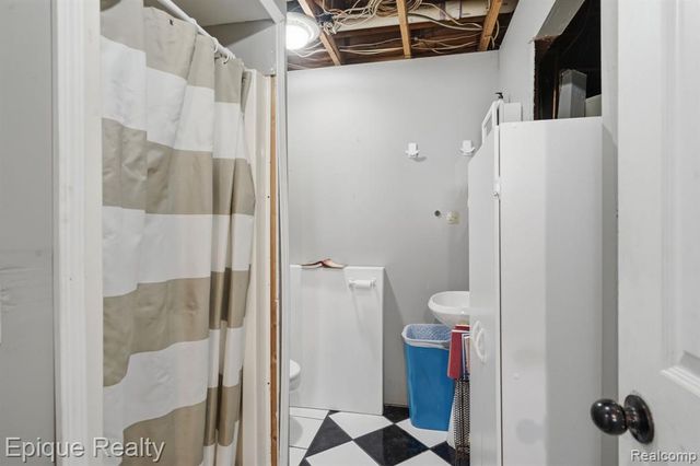 2706 Genes Drive, Auburn Hills, MI 48326
