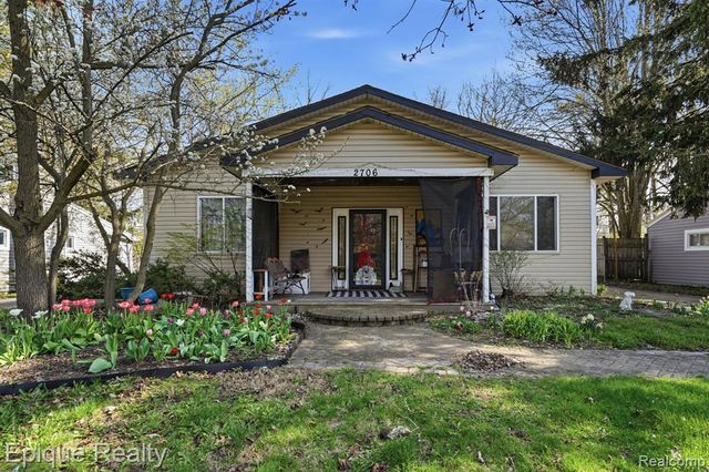 2706 Genes Drive, Auburn Hills, MI 48326