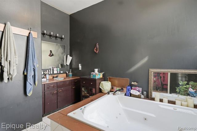 2706 Genes Drive, Auburn Hills, MI 48326