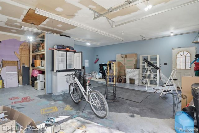 2706 Genes Drive, Auburn Hills, MI 48326