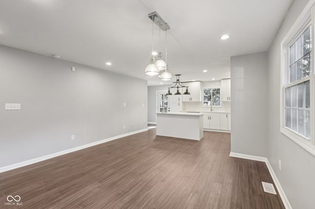 2737 Carrollton Avenue, Indianapolis, IN 46205