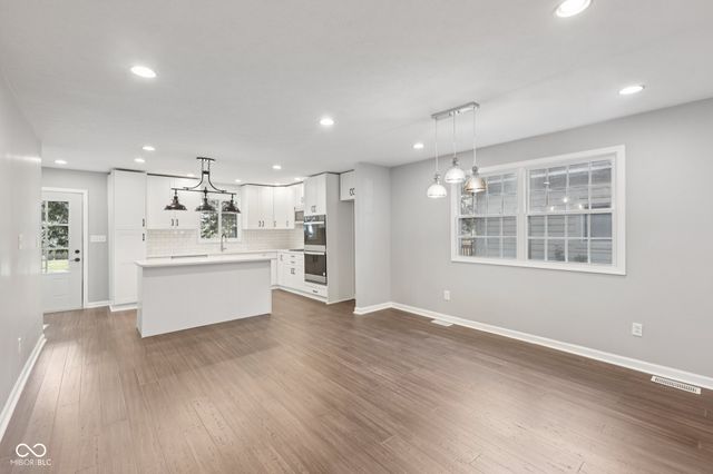 2737 Carrollton Avenue, Indianapolis, IN 46205