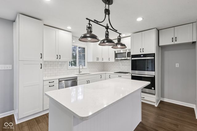 2737 Carrollton Avenue, Indianapolis, IN 46205