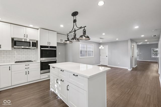 2737 Carrollton Avenue, Indianapolis, IN 46205