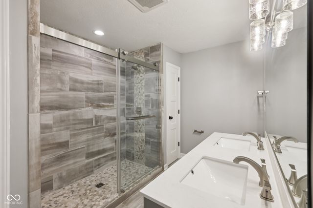 2737 Carrollton Avenue, Indianapolis, IN 46205