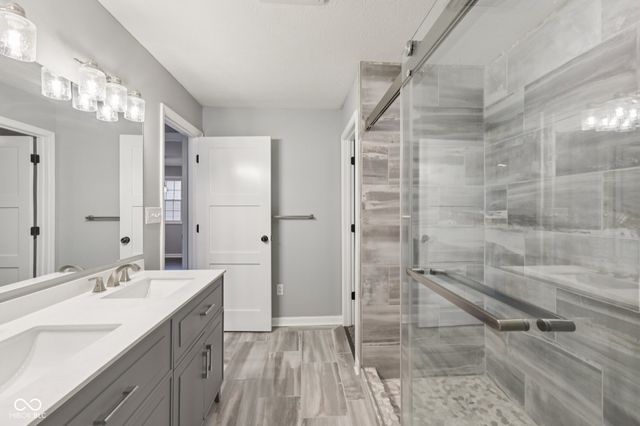 2737 Carrollton Avenue, Indianapolis, IN 46205