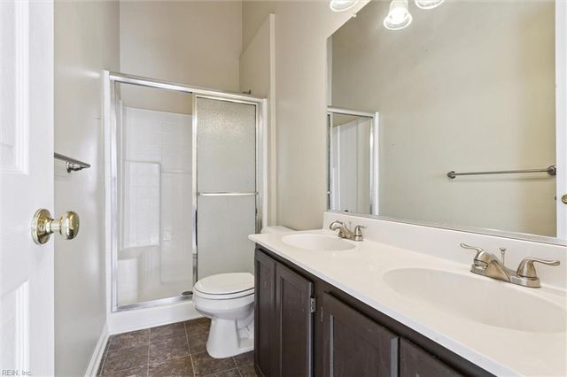 304 Crescent CT, Yorktown, VA 23693