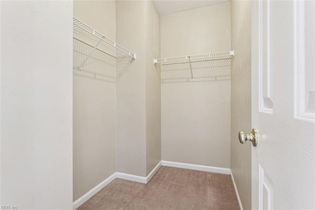 304 Crescent CT, Yorktown, VA 23693