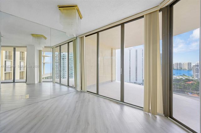 19355 Turnberry Way 15G, Aventura, FL 33180