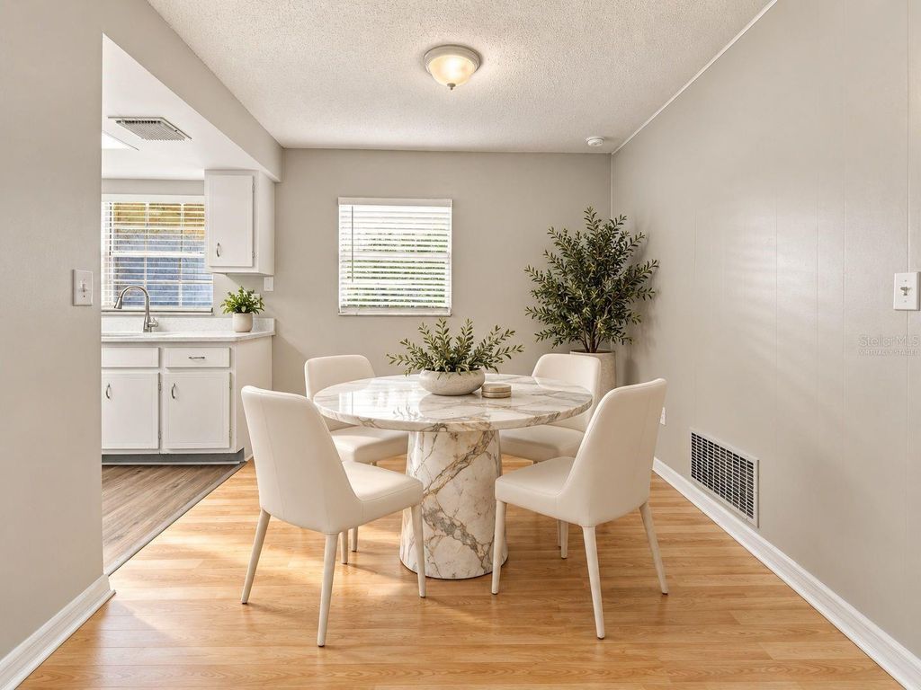 Image 12 of property listing at 4750 KEMPSTON DRIVE, Orlando, FL 32812