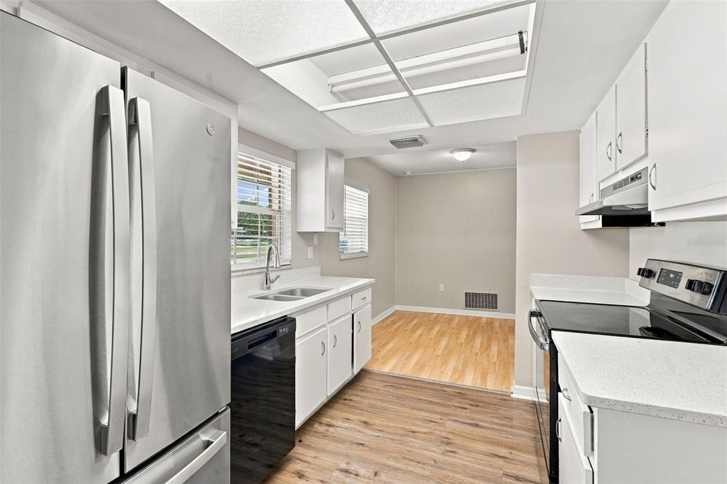 Image 14 of property listing at 4750 KEMPSTON DRIVE, Orlando, FL 32812