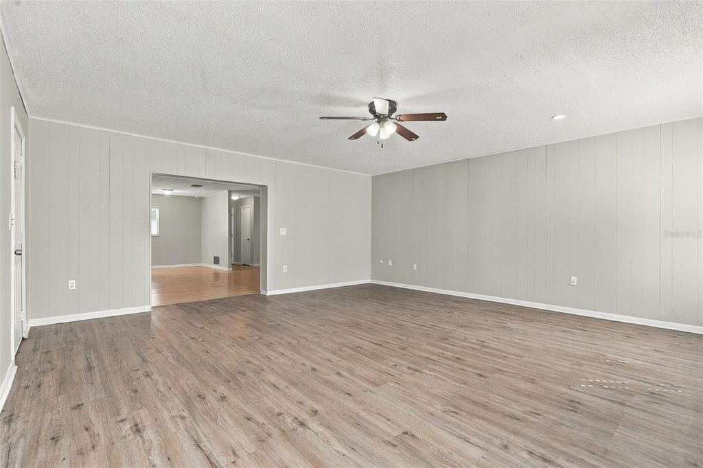 Image 21 of property listing at 4750 KEMPSTON DRIVE, Orlando, FL 32812