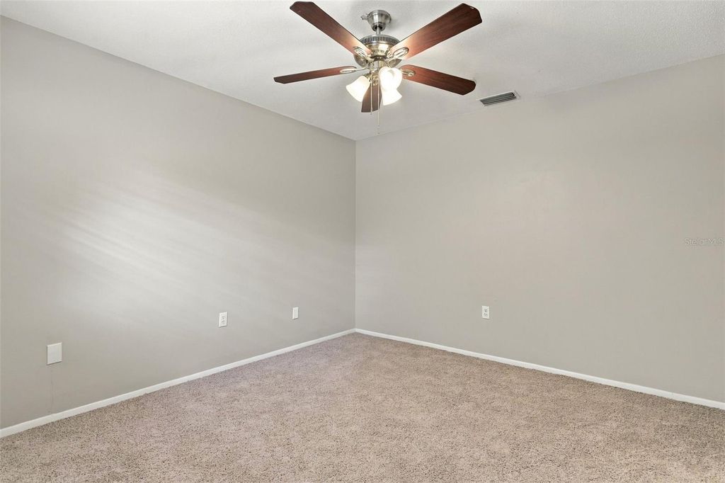 Image 33 of property listing at 4750 KEMPSTON DRIVE, Orlando, FL 32812