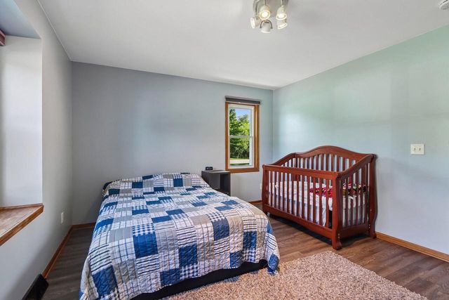 7710 S Chapel Hill DRIVE, Franklin, WI 53132