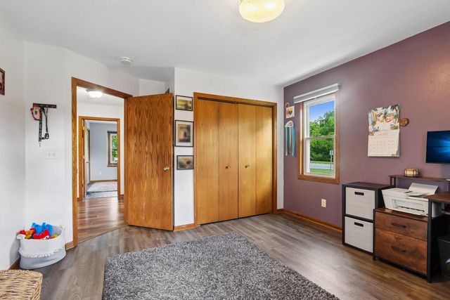 7710 S Chapel Hill DRIVE, Franklin, WI 53132