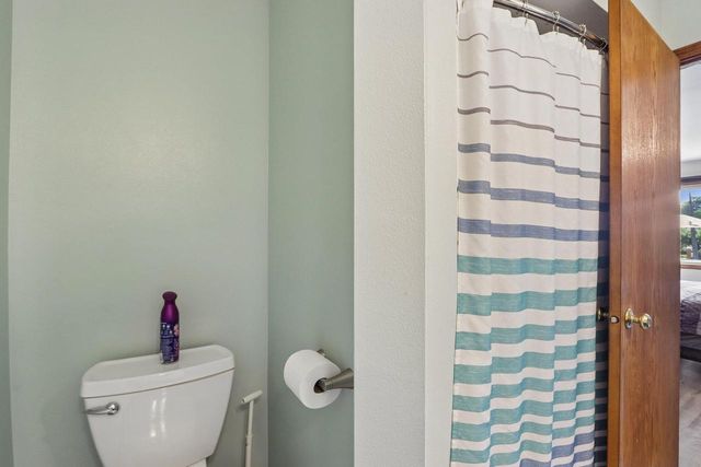 7710 S Chapel Hill DRIVE, Franklin, WI 53132