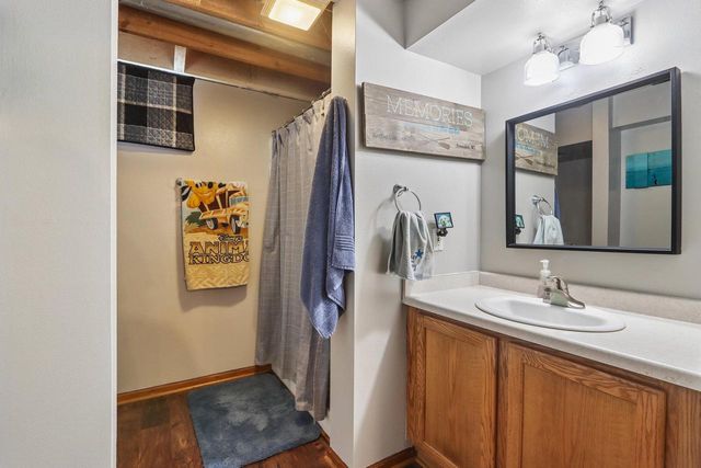 7710 S Chapel Hill DRIVE, Franklin, WI 53132