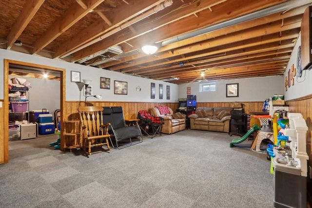 7710 S Chapel Hill DRIVE, Franklin, WI 53132