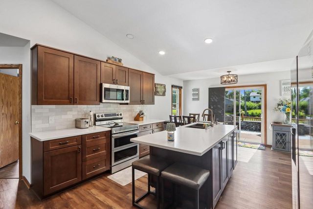 7710 S Chapel Hill DRIVE, Franklin, WI 53132