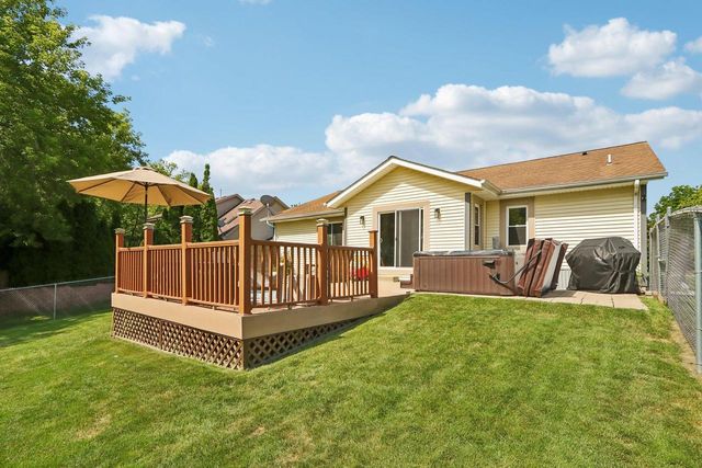 7710 S Chapel Hill DRIVE, Franklin, WI 53132