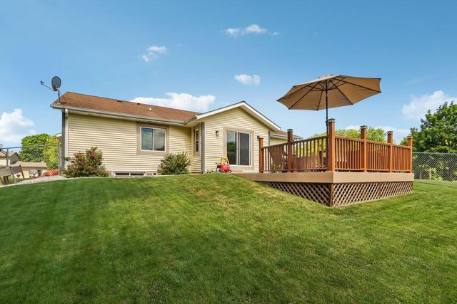 7710 S Chapel Hill DRIVE, Franklin, WI 53132