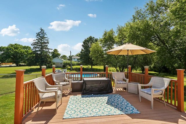 7710 S Chapel Hill DRIVE, Franklin, WI 53132