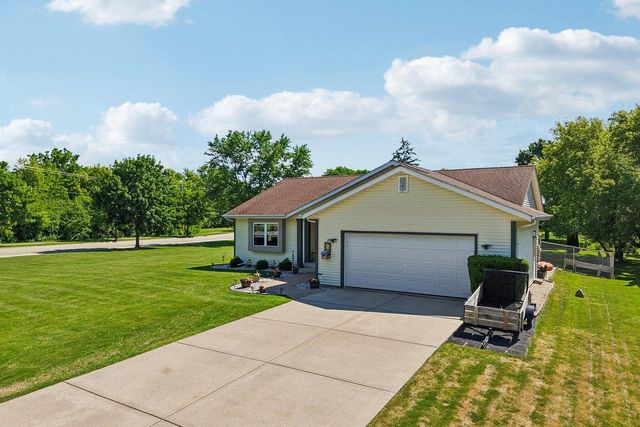 7710 S Chapel Hill DRIVE, Franklin, WI 53132