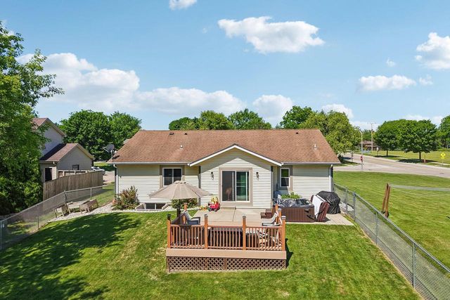 7710 S Chapel Hill DRIVE, Franklin, WI 53132