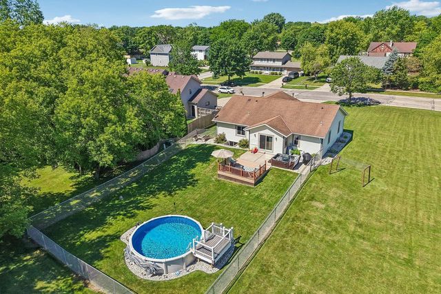 7710 S Chapel Hill DRIVE, Franklin, WI 53132