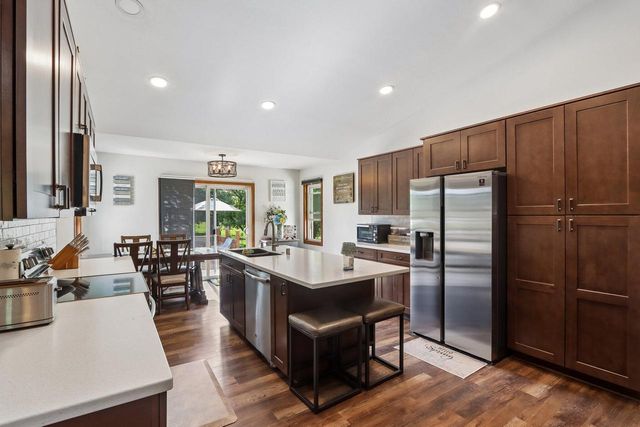 7710 S Chapel Hill DRIVE, Franklin, WI 53132