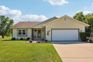7710 S Chapel Hill DRIVE, Franklin, WI 53132
