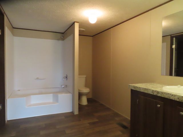 355 7th St, Tracy City, TN 37387