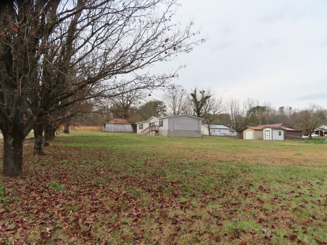 355 7th St, Tracy City, TN 37387