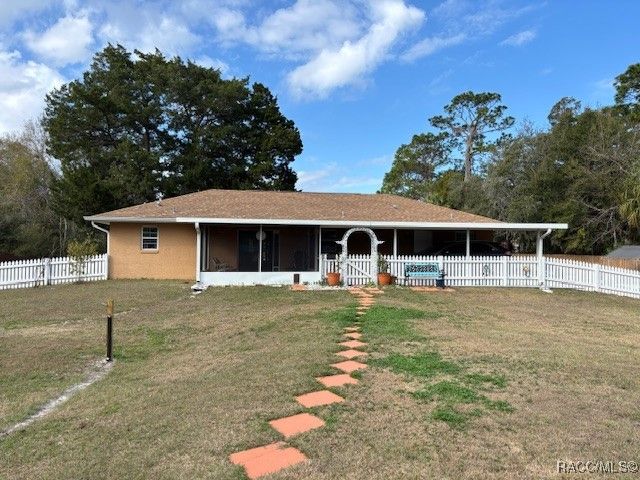 2449 N Crede Avenue, Crystal River, FL 34428