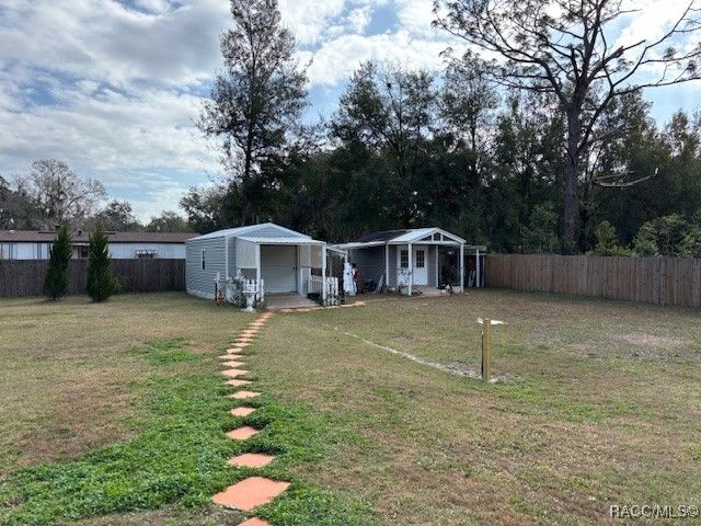 2449 N Crede Avenue, Crystal River, FL 34428