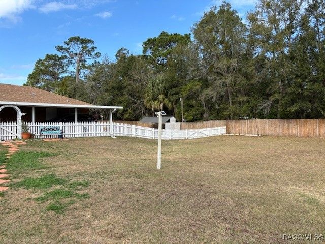 2449 N Crede Avenue, Crystal River, FL 34428