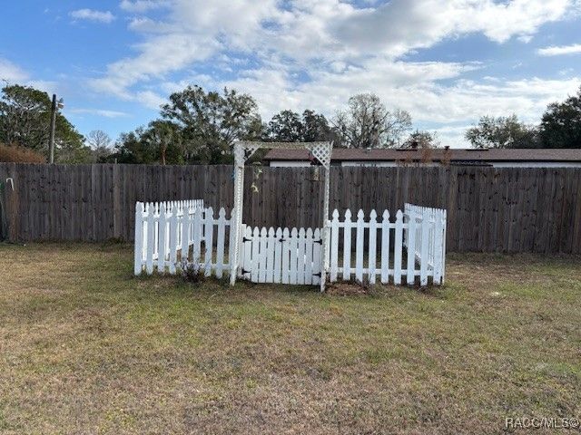 2449 N Crede Avenue, Crystal River, FL 34428