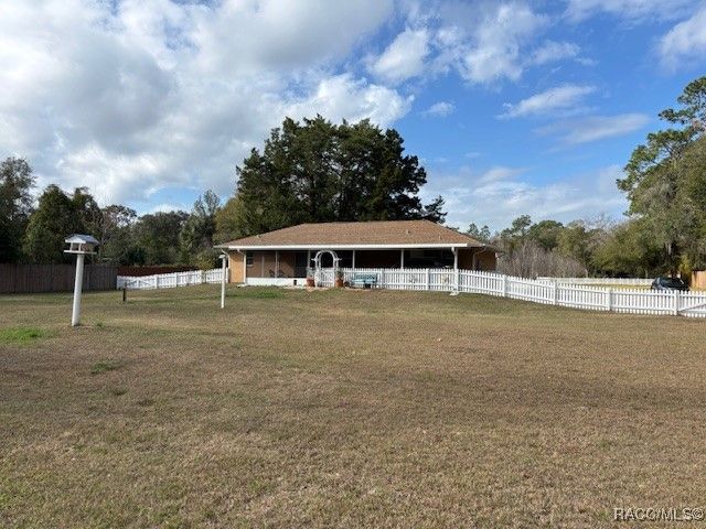 2449 N Crede Avenue, Crystal River, FL 34428