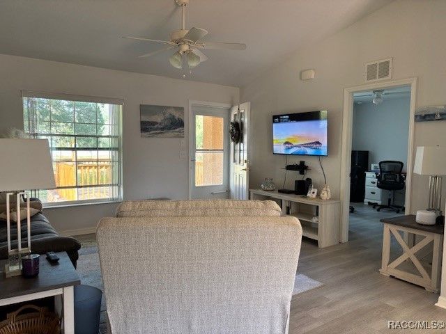 2449 N Crede Avenue, Crystal River, FL 34428