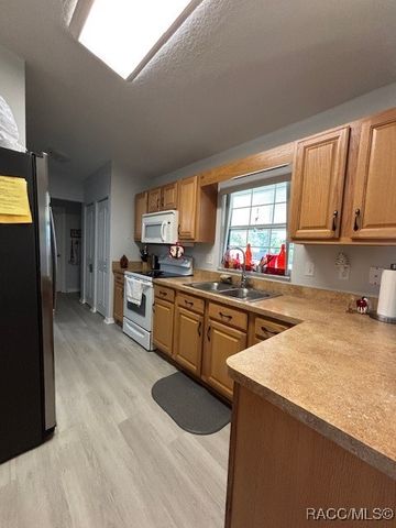 2449 N Crede Avenue, Crystal River, FL 34428