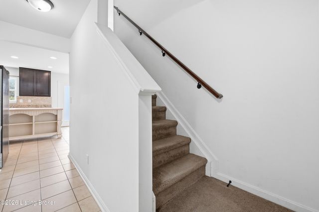203 Brookfield Hills Ct, Louisville, KY 40245