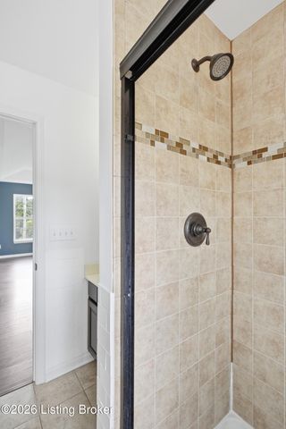 203 Brookfield Hills Ct, Louisville, KY 40245