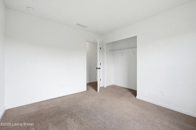 203 Brookfield Hills Ct, Louisville, KY 40245