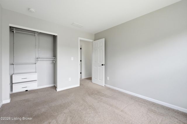 203 Brookfield Hills Ct, Louisville, KY 40245