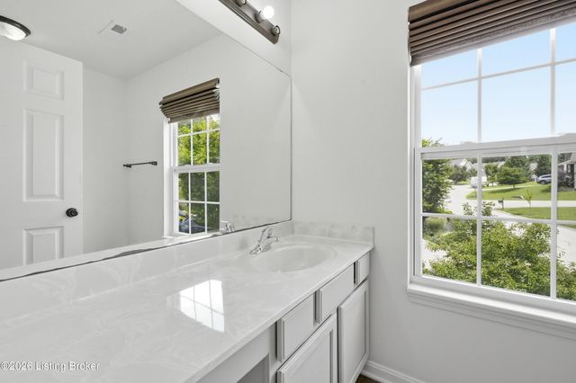 203 Brookfield Hills Ct, Louisville, KY 40245