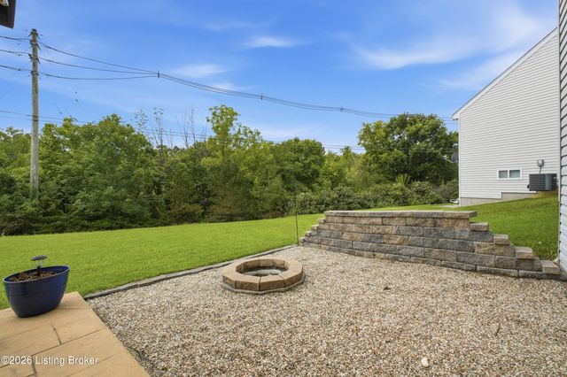 203 Brookfield Hills Ct, Louisville, KY 40245