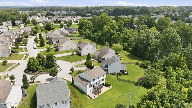 203 Brookfield Hills Ct, Louisville, KY 40245