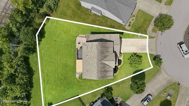 203 Brookfield Hills Ct, Louisville, KY 40245