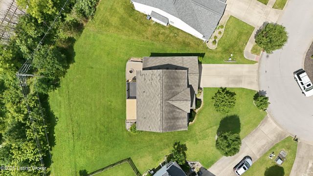 203 Brookfield Hills Ct, Louisville, KY 40245